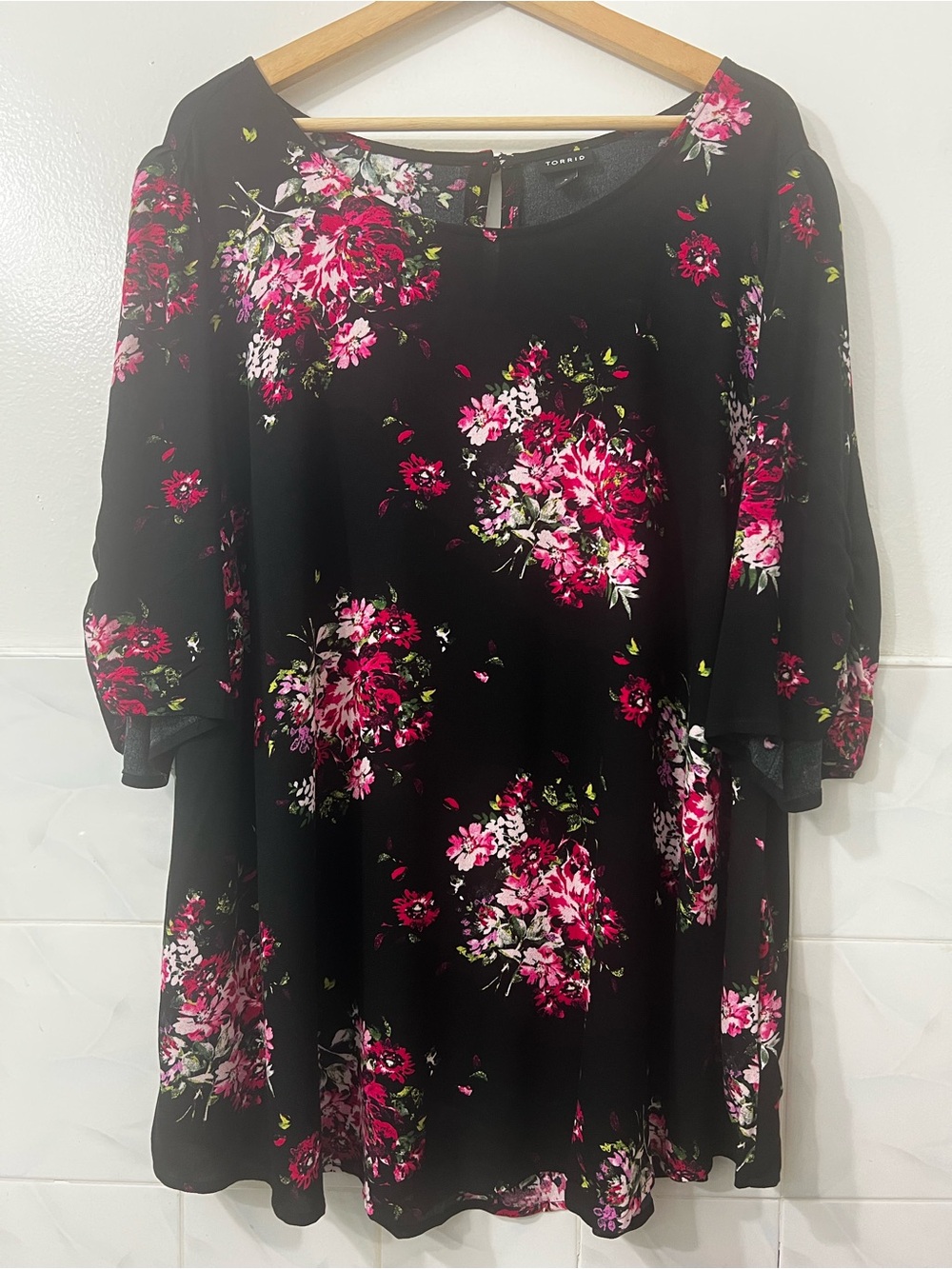 Torrid Ruched Sleeve Dark Floral Tunic Top Women 3XL Whimsigoth Feminine Casual